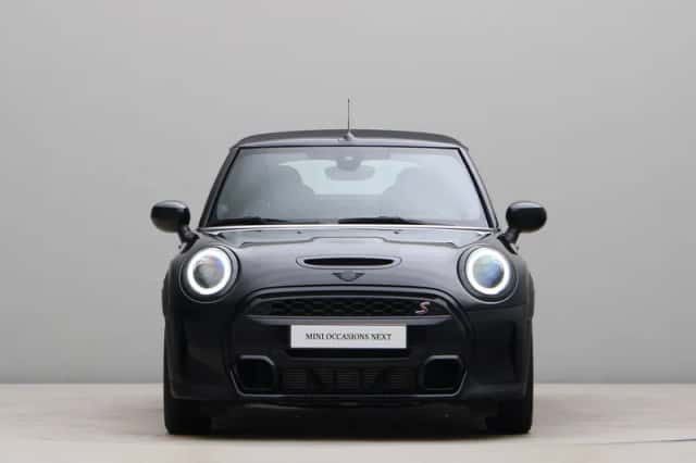 MINI Cabrio (2023) thumbnail 7