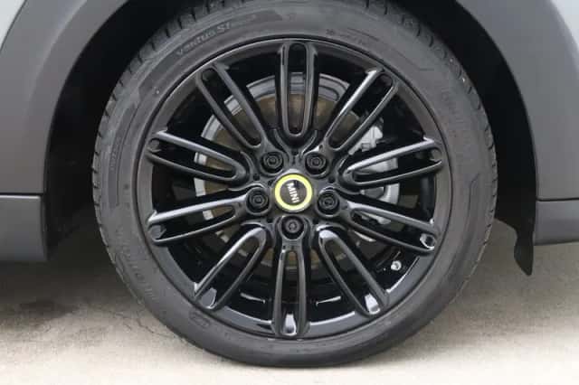 MINI Electric (2022) thumbnail 19