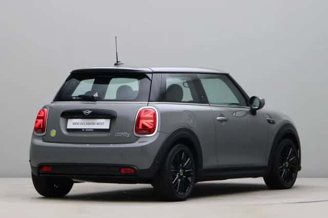 MINI Electric (2022) thumbnail 8