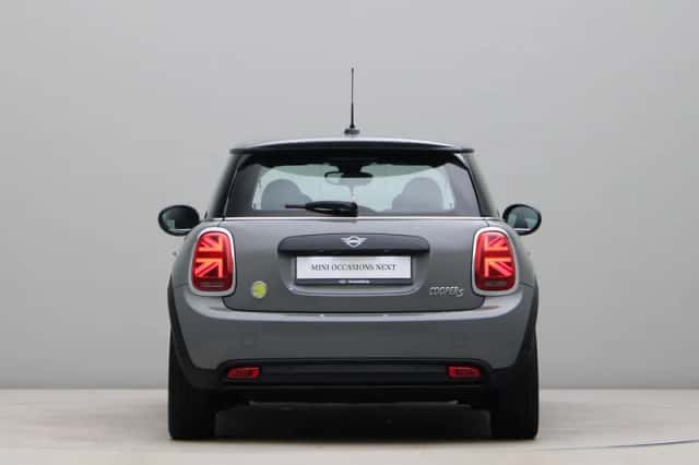 MINI Electric (2022) thumbnail 9