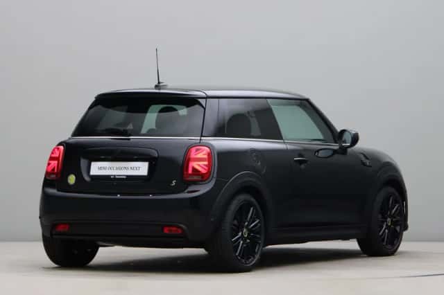 MINI Electric (2022) thumbnail 9
