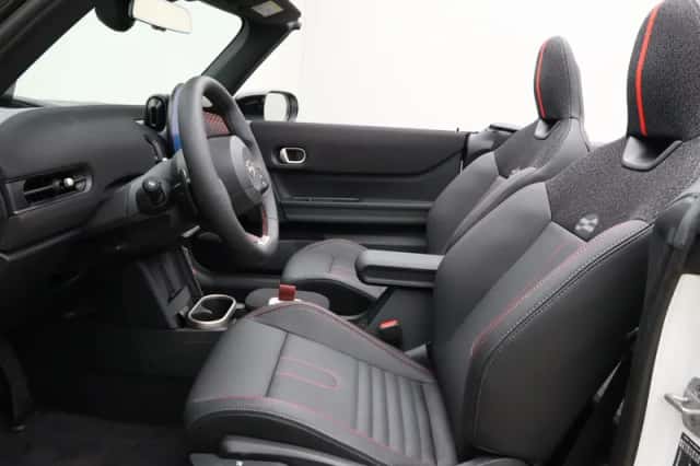 MINI Cabrio (2026) thumbnail 6