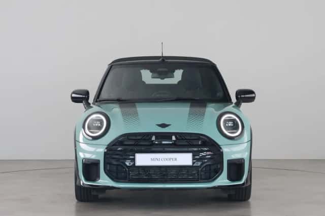 MINI Cabrio (2026) thumbnail 2