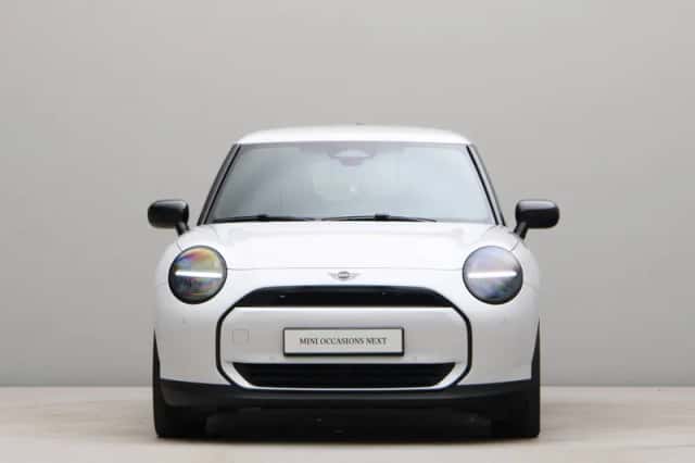 MINI Cooper (2026) thumbnail 2
