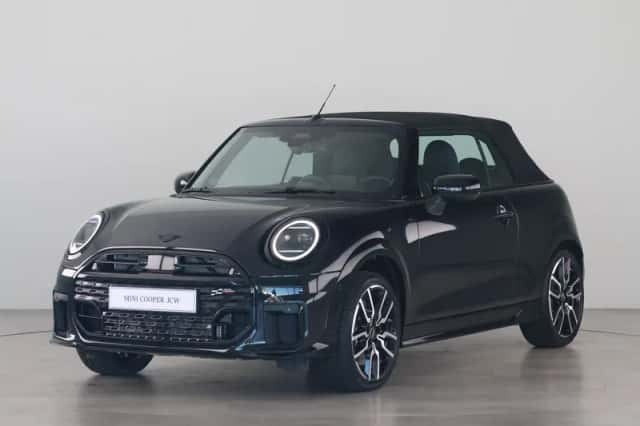 MINI Cabrio (2026) thumbnail 2