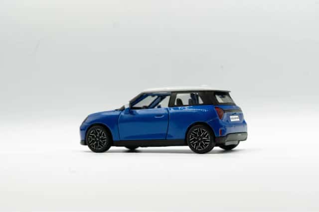 MINI Cooper (2026) thumbnail 3