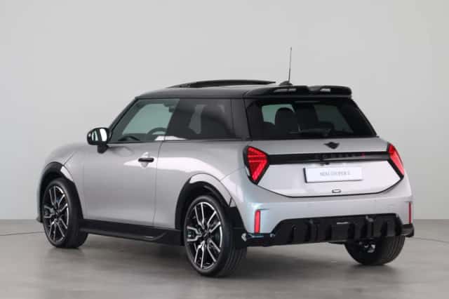 MINI Cooper (2025) thumbnail 12