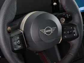 MINI Cooper (2025) thumbnail 3
