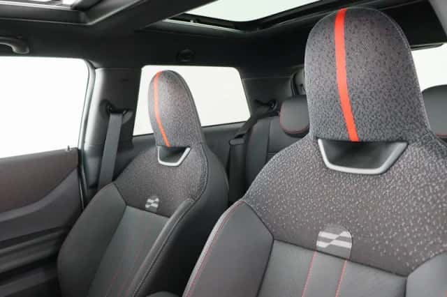 MINI Cooper (2025) thumbnail 6