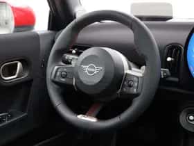 MINI Cooper (2025) thumbnail 2