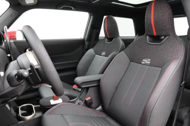 MINI Cooper (2025) thumbnail 5