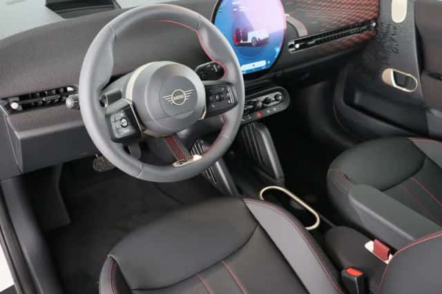 MINI Cooper (2025) thumbnail 16