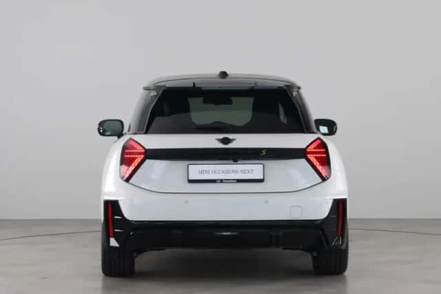 MINI Cooper (2025) thumbnail 6