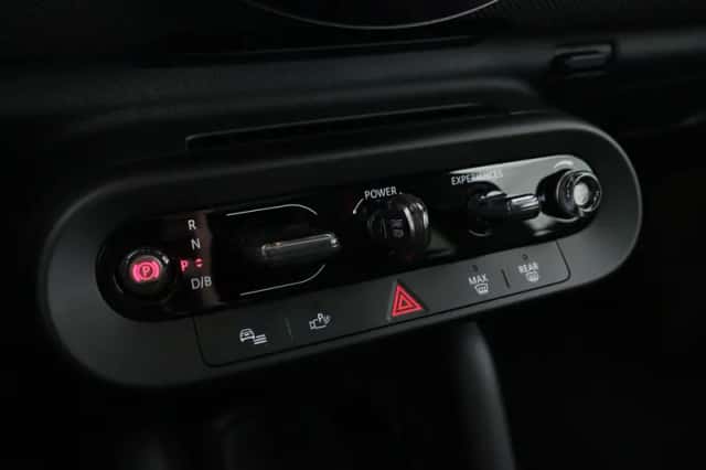 MINI Cooper (2025) thumbnail 10