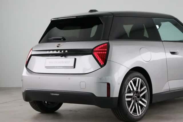 MINI Cooper (2025) thumbnail 19