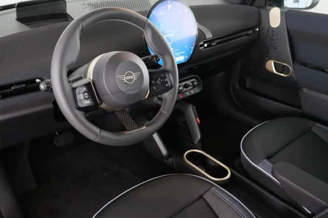 MINI Cooper (2025) thumbnail 9