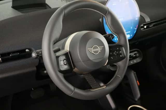 MINI Cooper (2025) thumbnail 10