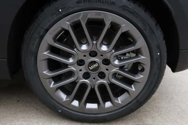 MINI Cooper (2026) thumbnail 9