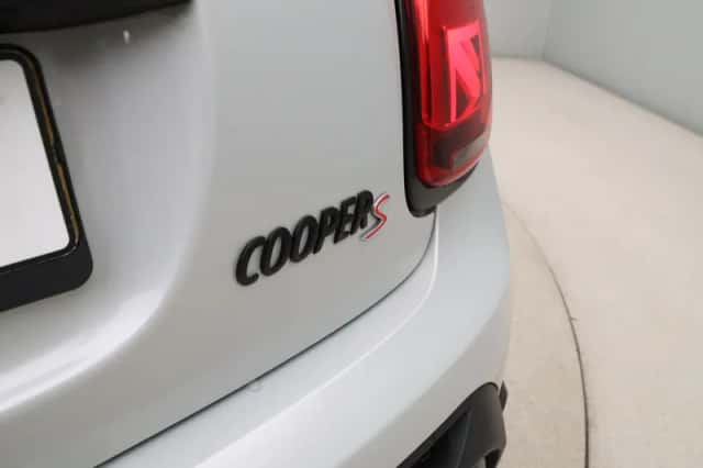 MINI Cabrio (2022) thumbnail 34