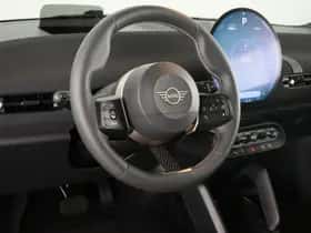 MINI Cooper (2025) thumbnail 15