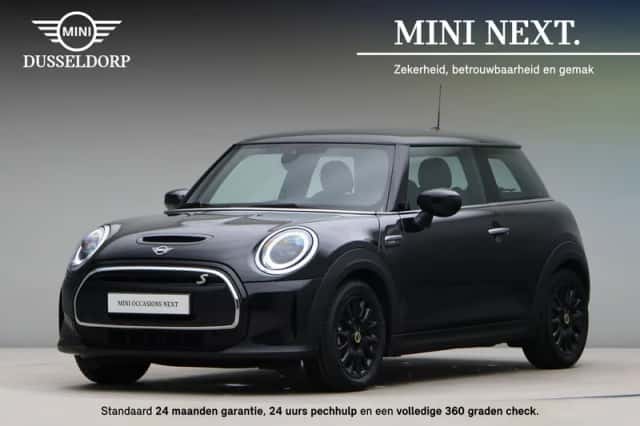 MINI Electric (2024) thumbnail 1