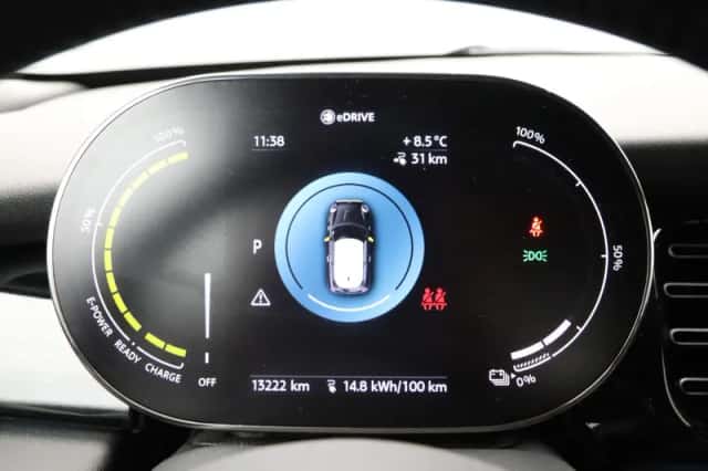 MINI Electric (2024) thumbnail 4
