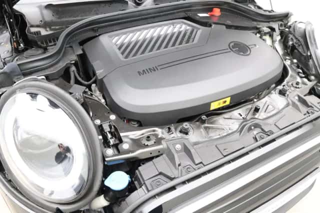 MINI Electric (2024) thumbnail 5