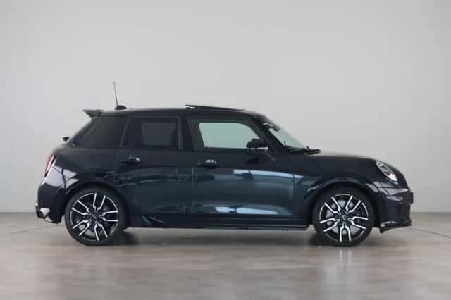 MINI Cooper (2026) thumbnail 4