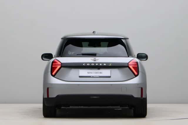 MINI Cooper (2026) thumbnail 6