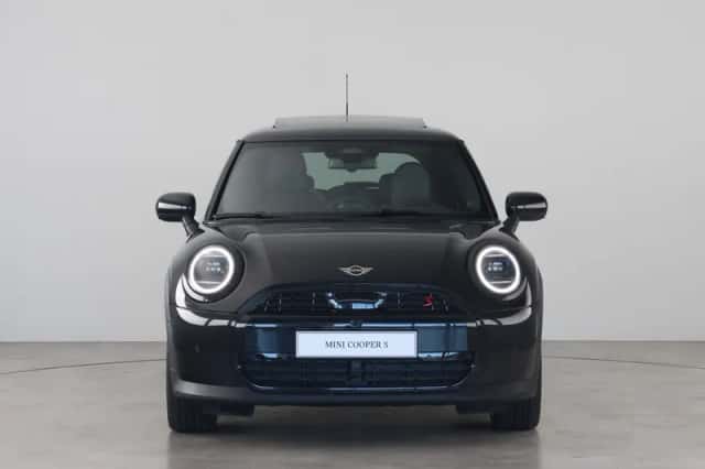 MINI Cooper (2026) thumbnail 2