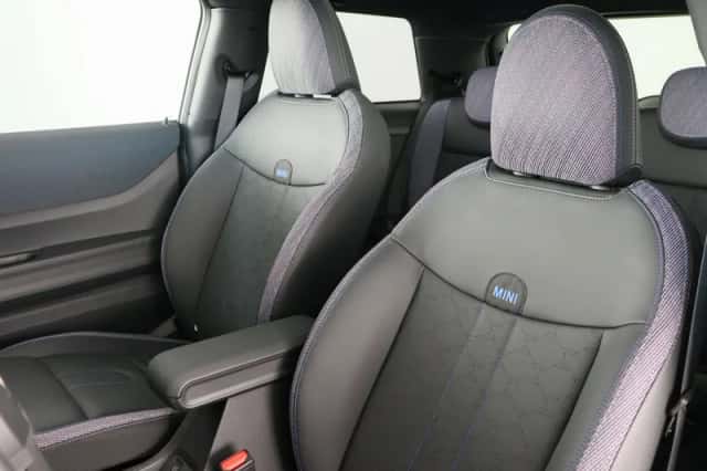 MINI Cooper (2026) thumbnail 26