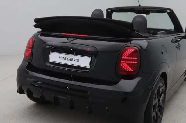 MINI Cabrio (2026) thumbnail 17