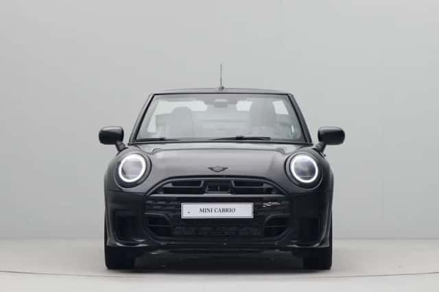 MINI Cabrio (2026) thumbnail 3