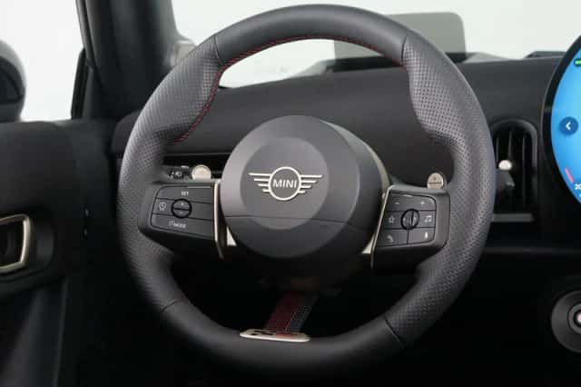 MINI Cabrio (2026) thumbnail 39