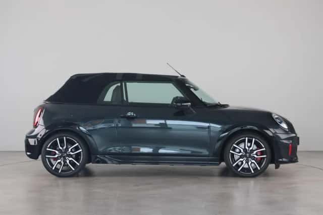 MINI Cabrio (2026) thumbnail 7