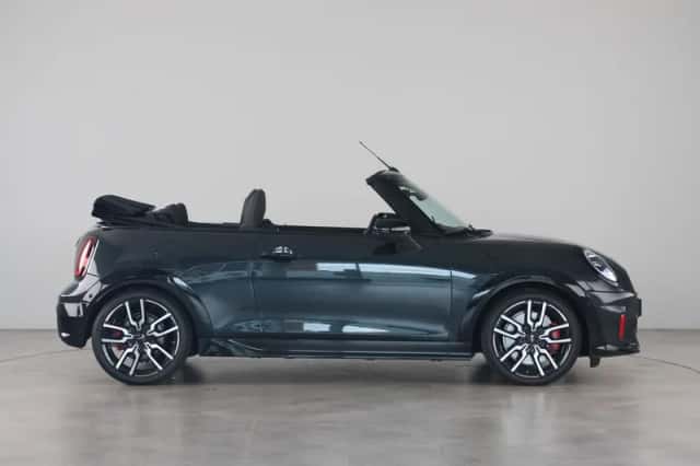 MINI Cabrio (2026) thumbnail 8