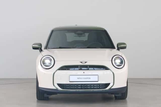 MINI Cooper (2026) thumbnail 2
