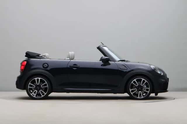 MINI Cabrio (2023) thumbnail 11