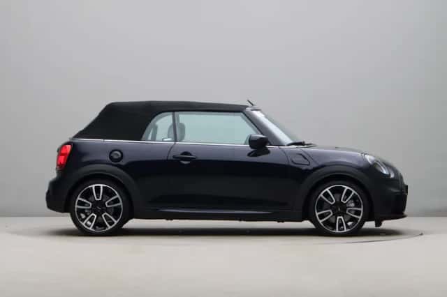 MINI Cabrio (2023) thumbnail 12