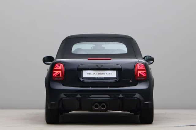 MINI Cabrio (2023) thumbnail 15