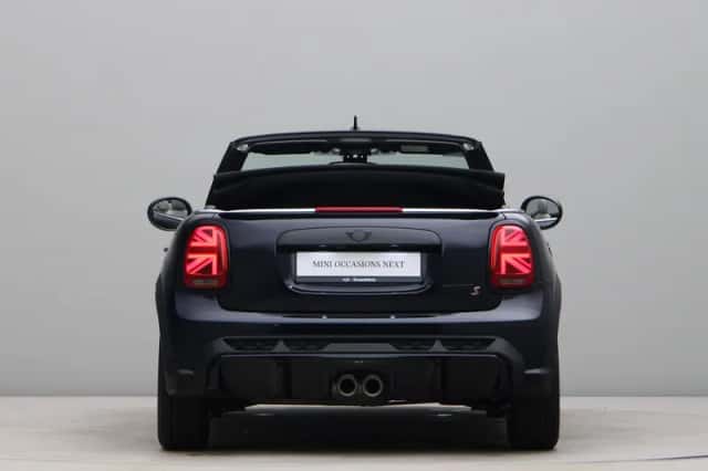 MINI Cabrio (2023) thumbnail 16
