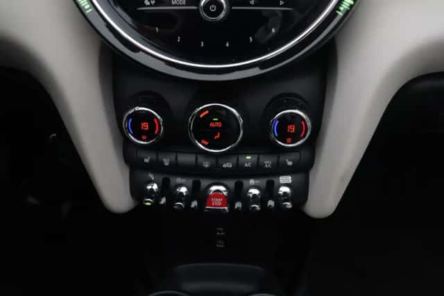 MINI Cabrio (2023) thumbnail 22