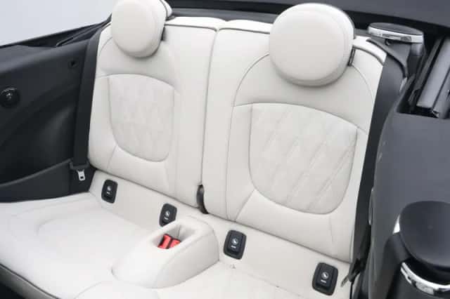 MINI Cabrio (2023) thumbnail 25