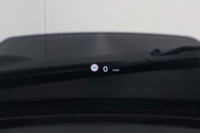 MINI Cabrio (2023) thumbnail 32
