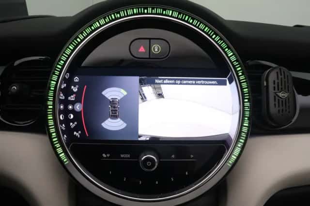 MINI Cabrio (2023) thumbnail 34