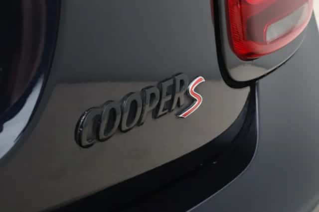 MINI Cabrio (2023) thumbnail 37