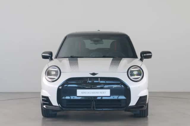 MINI Cooper (2026) thumbnail 2