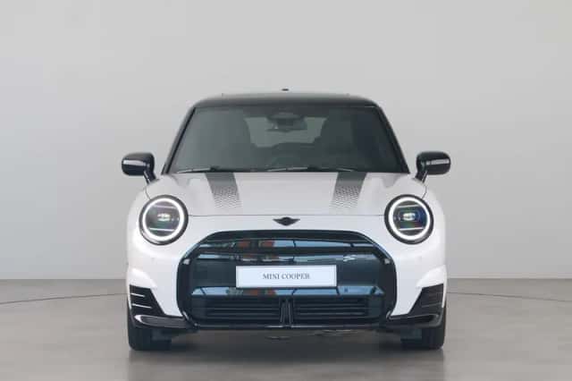 MINI Cooper (2026) thumbnail 2