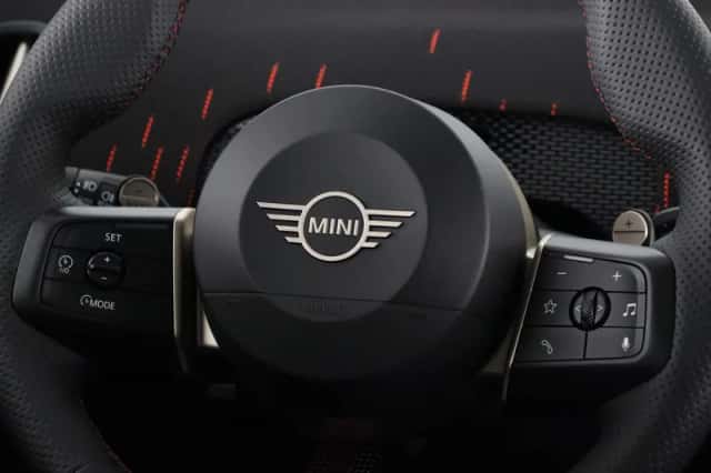 MINI Countryman (2024) thumbnail 3