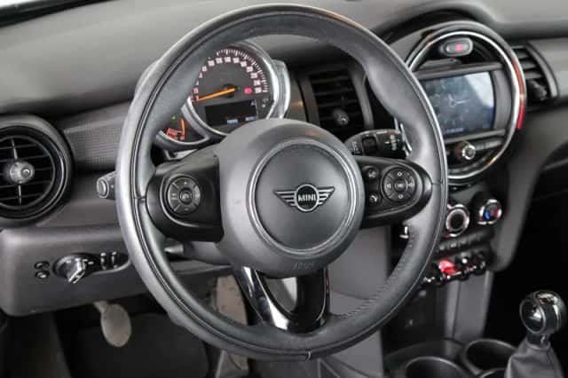 MINI Cooper (2020) thumbnail 2